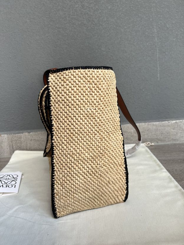 ロエベ「Loewe」Anagram Basket ラージトートバッグ ラフィア素材