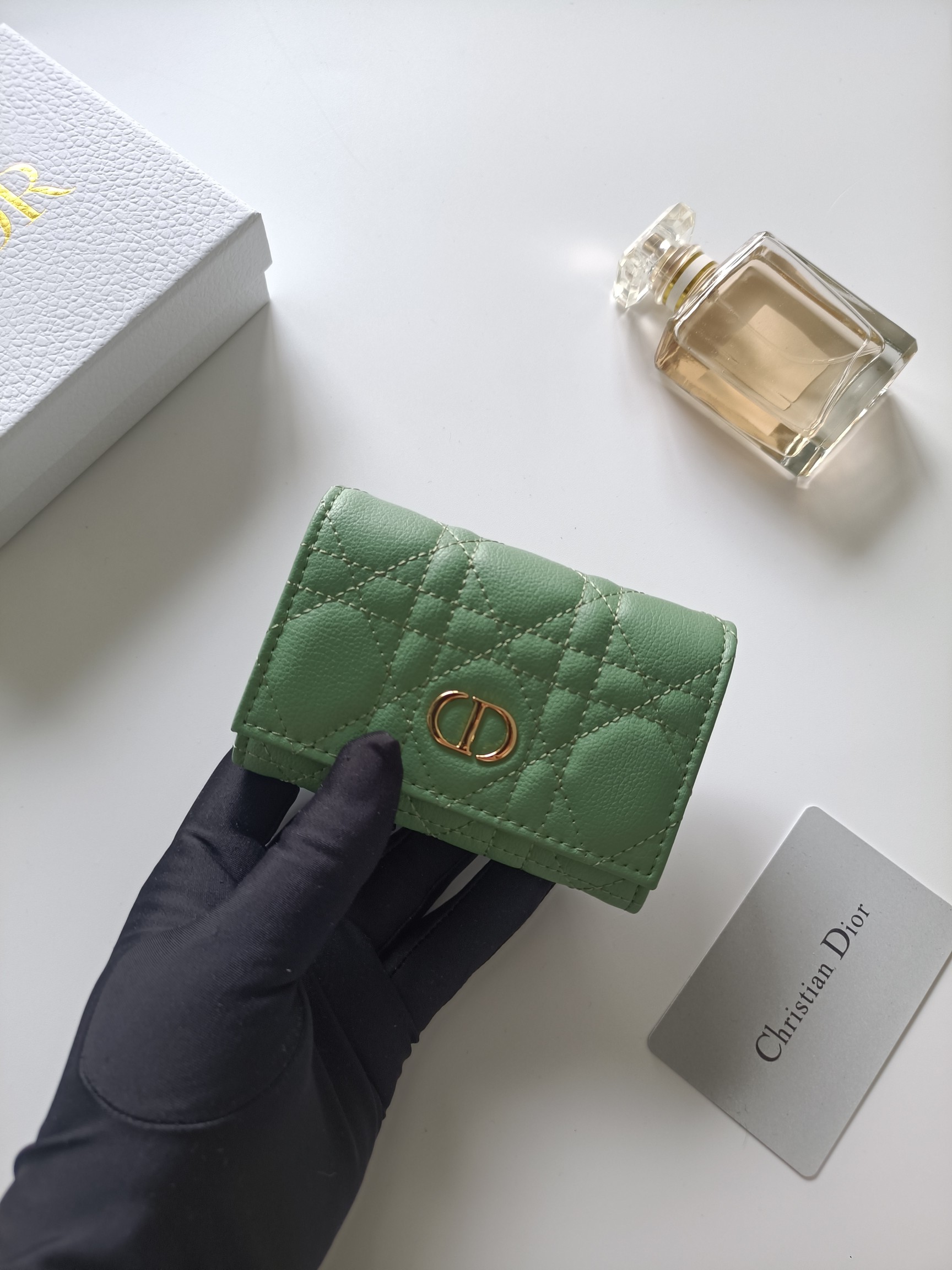 ディオール「Dior」ディオール 30 モンテーニュ グリシン ウォレット / コンパクトウォレット