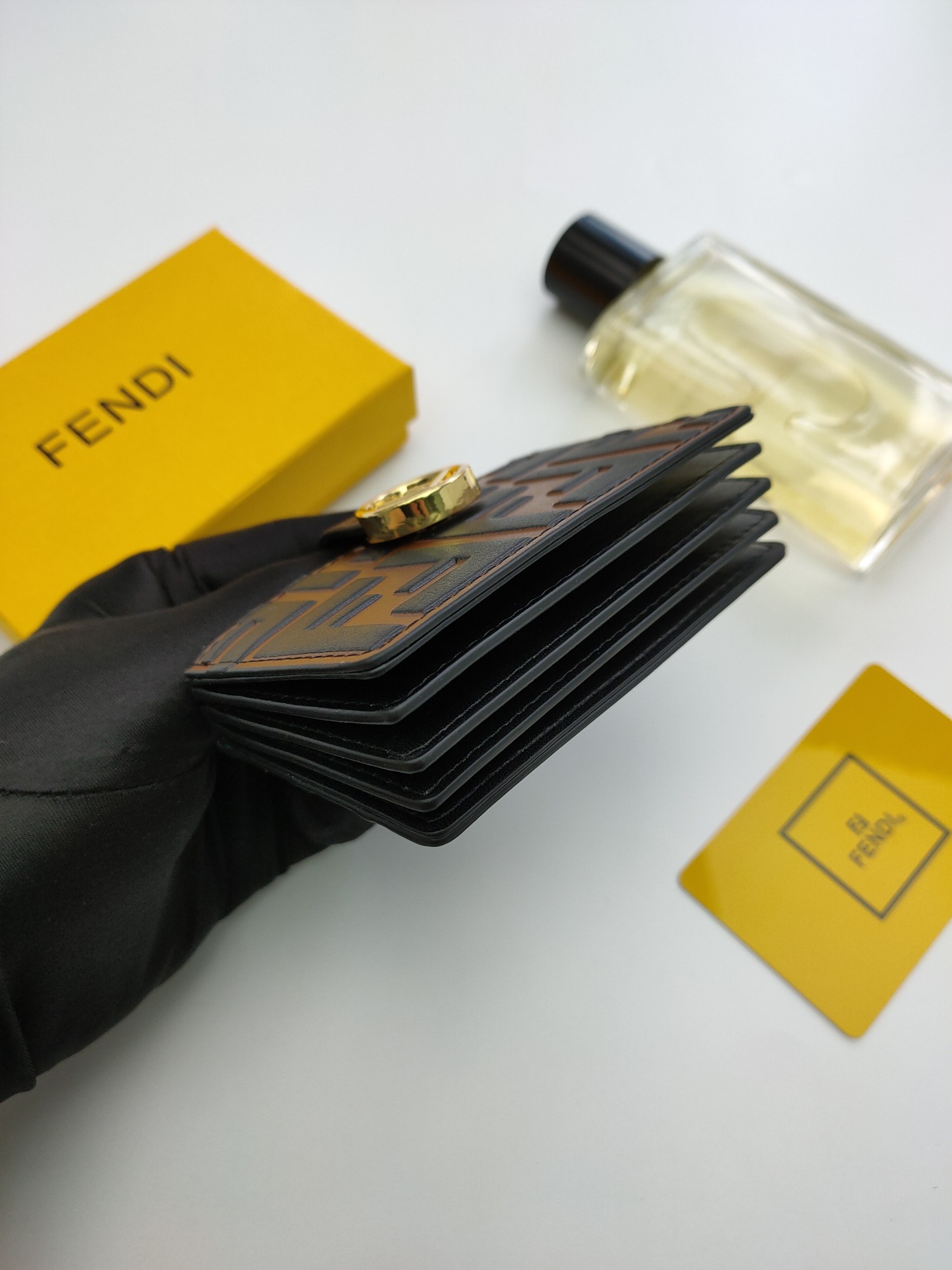 フェンディ「Fendi」フェンディ F is Fendi カードケース / カードホルダー