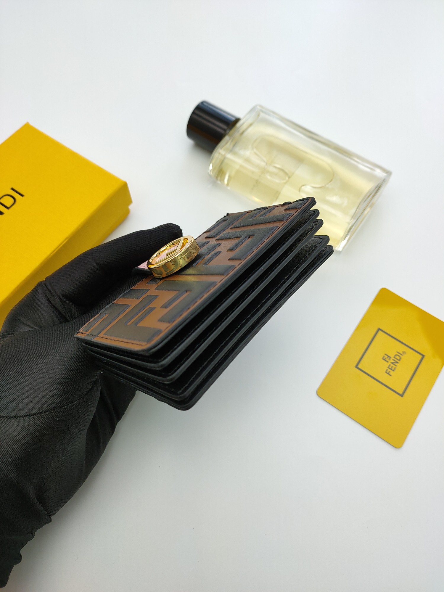 フェンディ「Fendi」フェンディ F is Fendi カードケース / カードホルダー