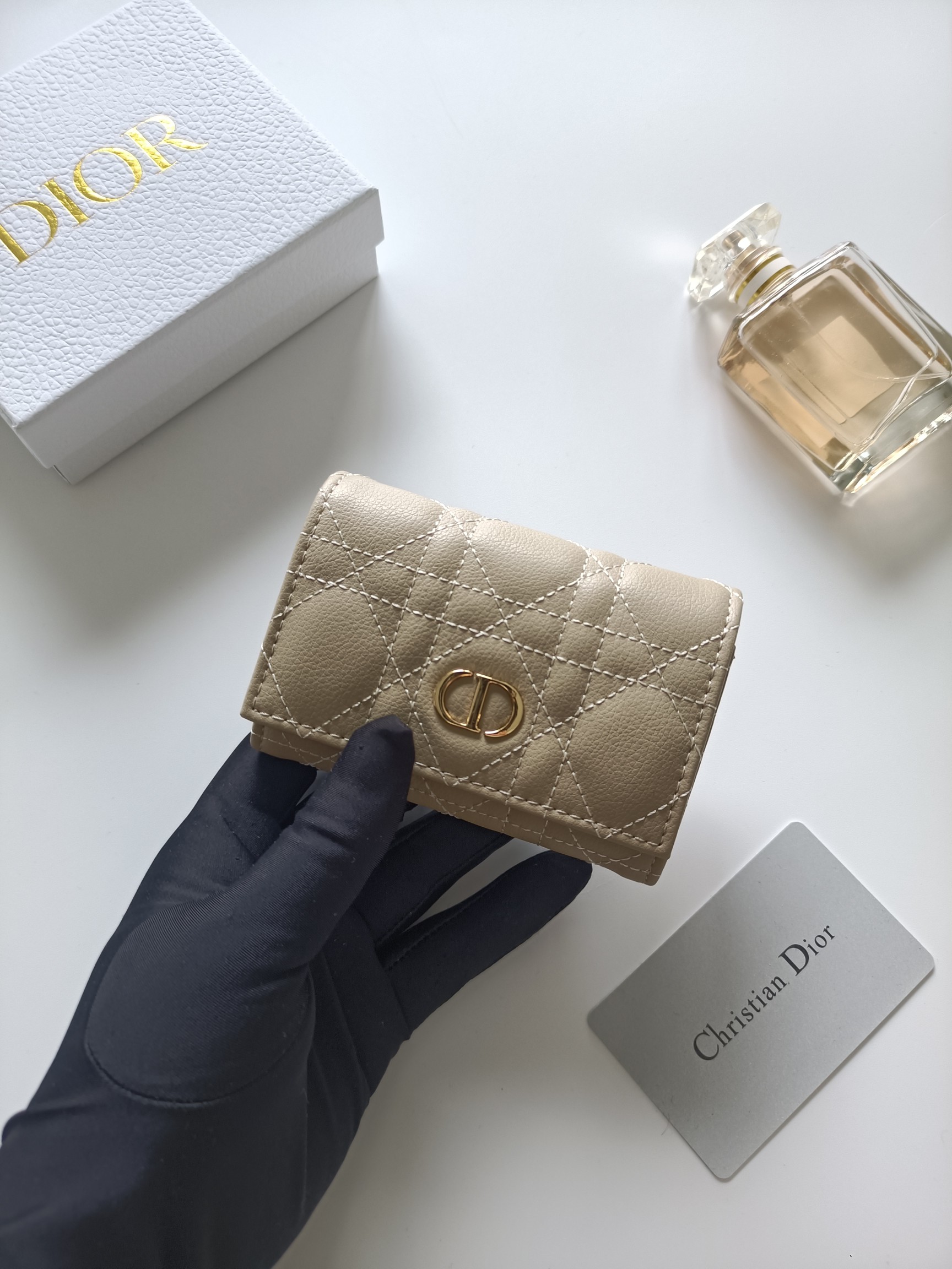 ディオール「Dior」ディオール 30 モンテーニュ グリシン ウォレット / コンパクトウォレット