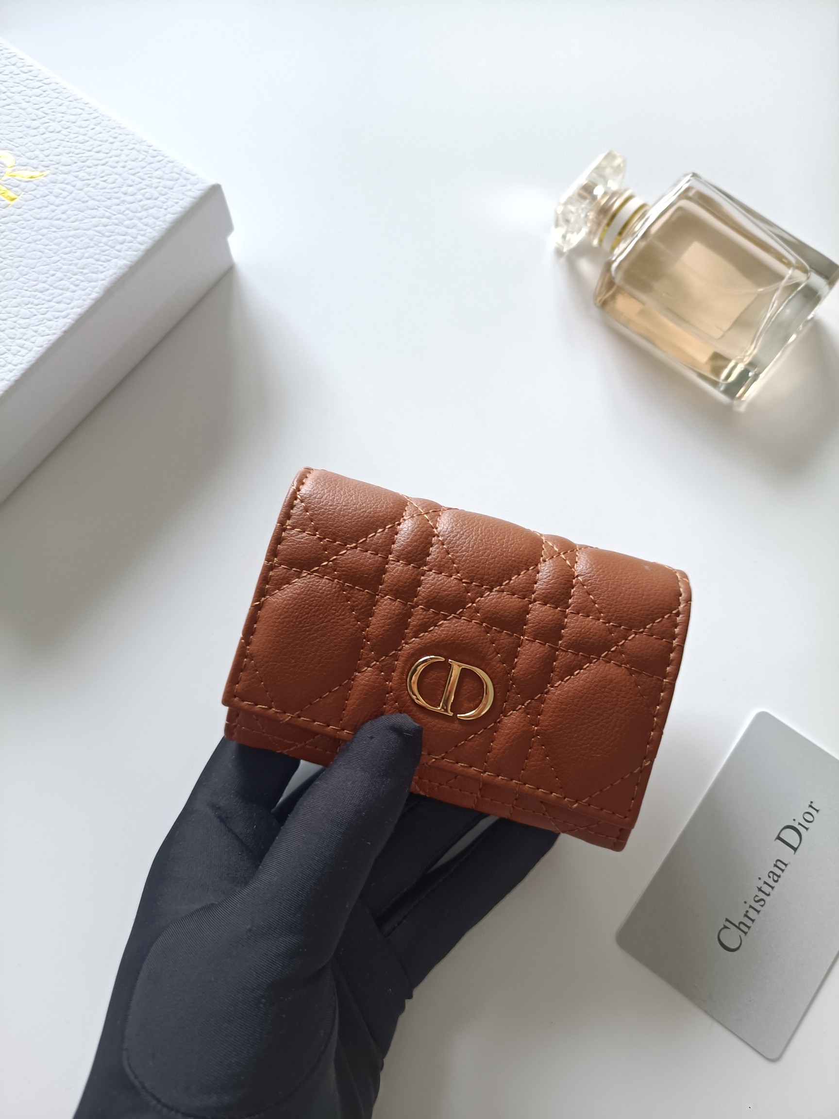 ディオール「Dior」ディオール 30 モンテーニュ グリシン ウォレット / コンパクトウォレット