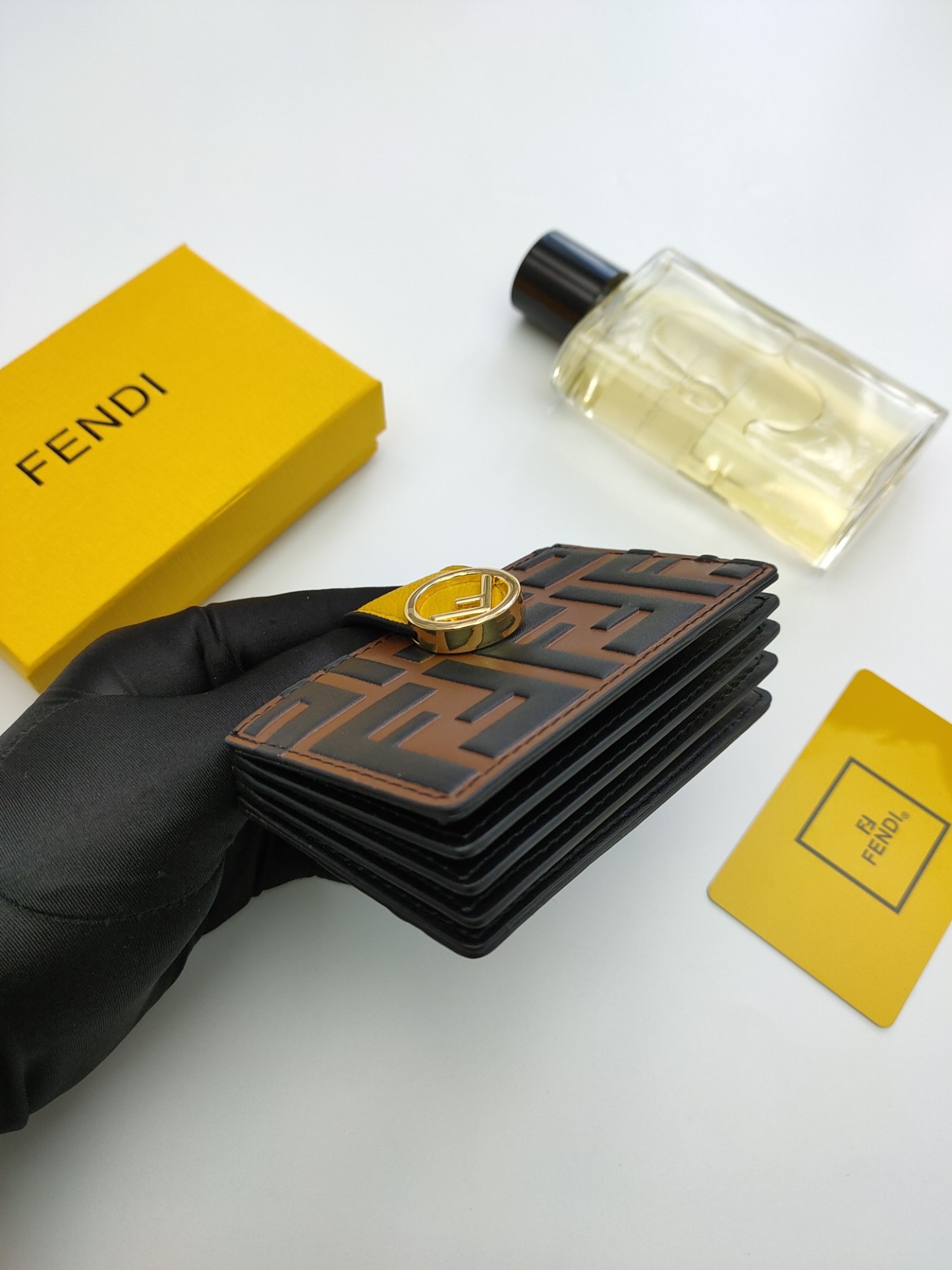 フェンディ「Fendi」フェンディ F is Fendi カードケース / カードホルダー