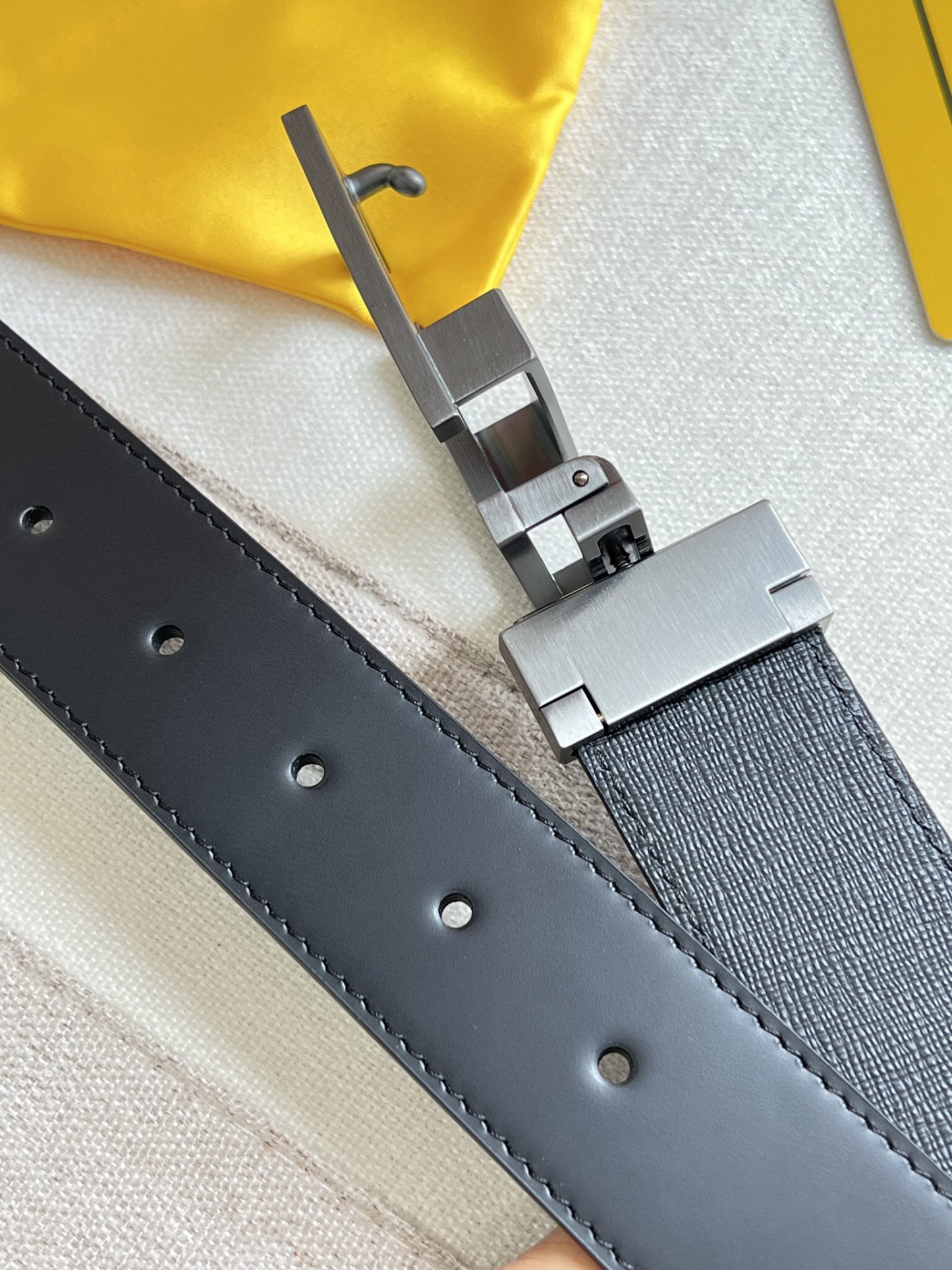 フェンディ「Fendi」FF ベルト - リバーシブル フックベルト