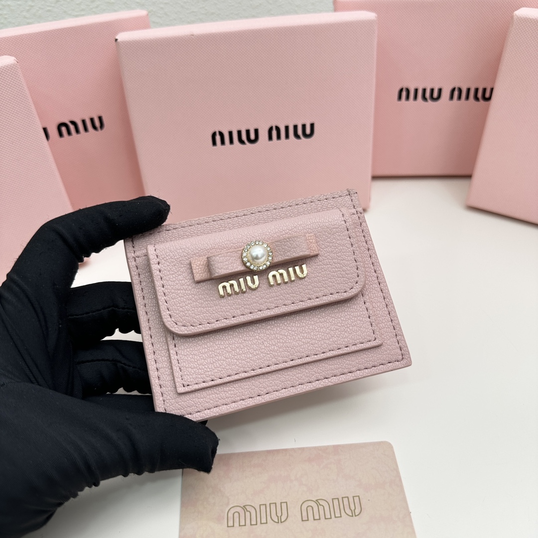 ミュウミュウ「Miu Miu」ミュウミュウ カーフスキン マルチウォレット 5237 / コンパクトウォレット