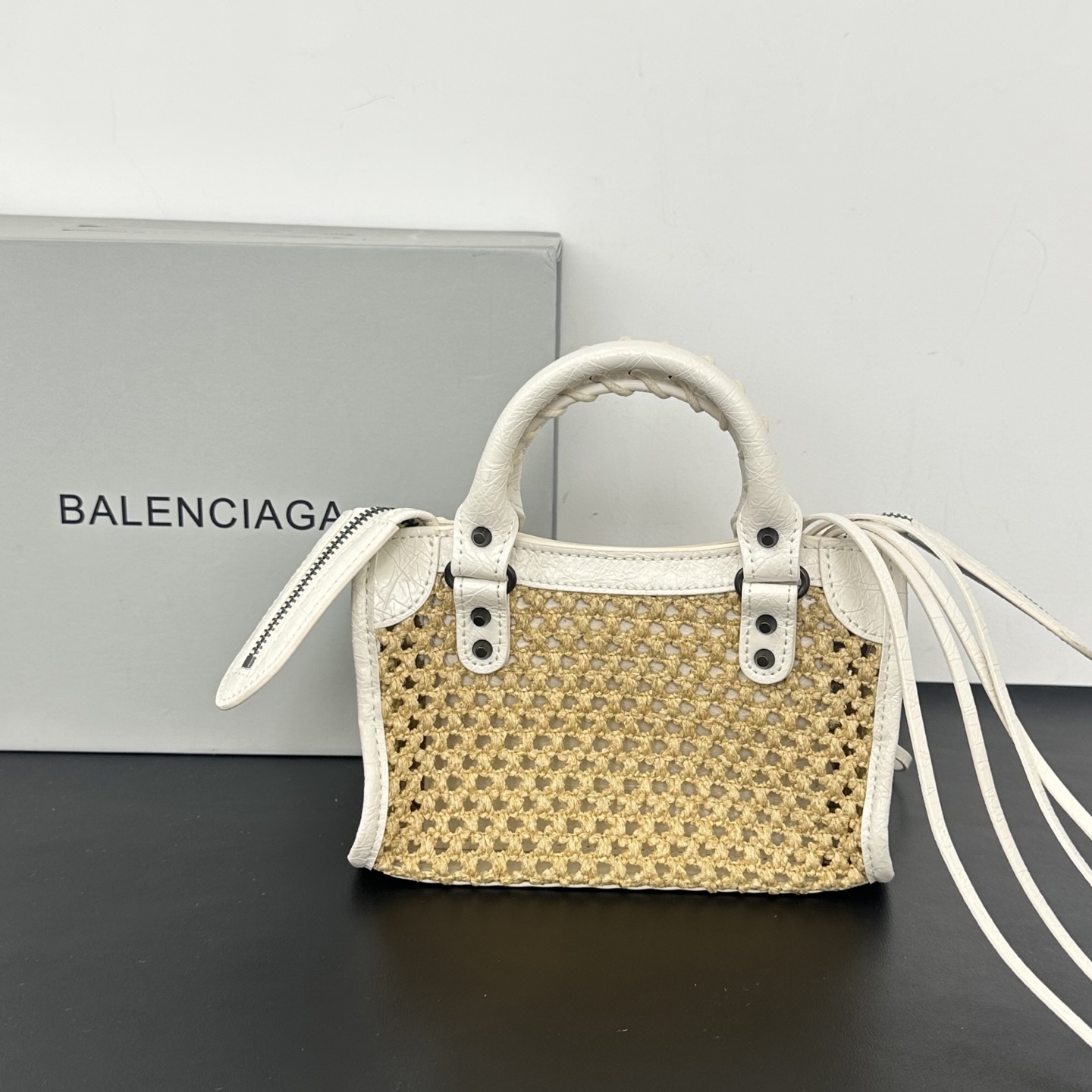 バレンシアガ「Balenciaga」バレンシアガ ラフィア ル・シティ ハンドバッグ / トートバッグ