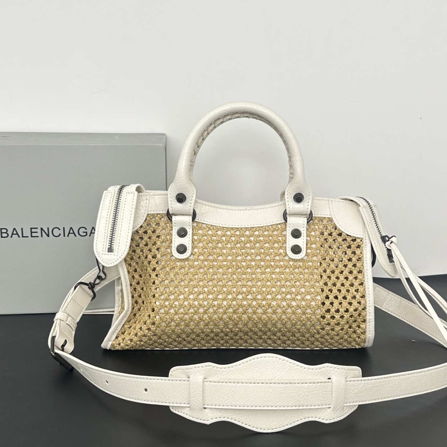 バレンシアガ「Balenciaga」バレンシアガ ラフィア ル・シティ ハンドバッグ / トートバッグ