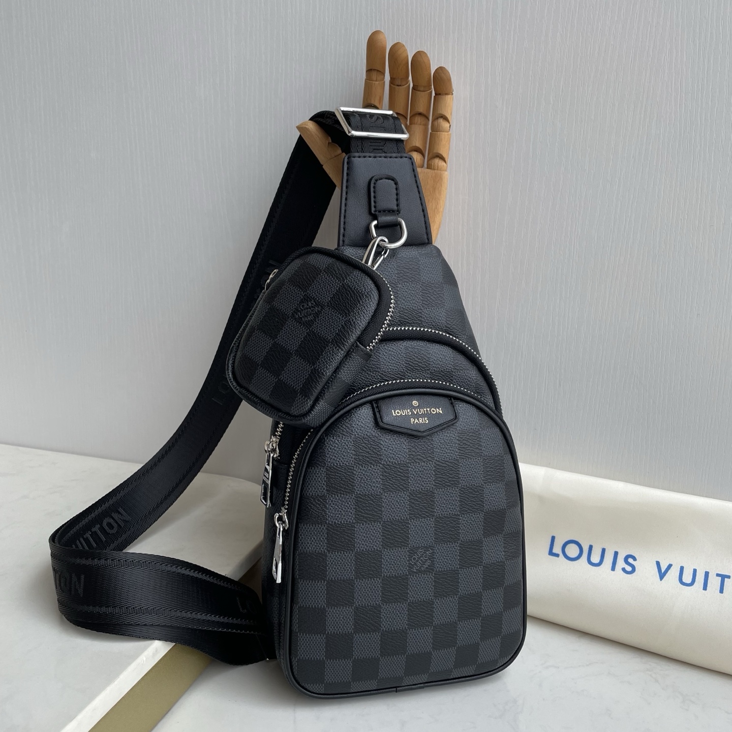 ルイ・ヴィトン「Louis Vuitton」ルイ・ヴィトン メンズ チェストバッグ / クロスボディバッグ 