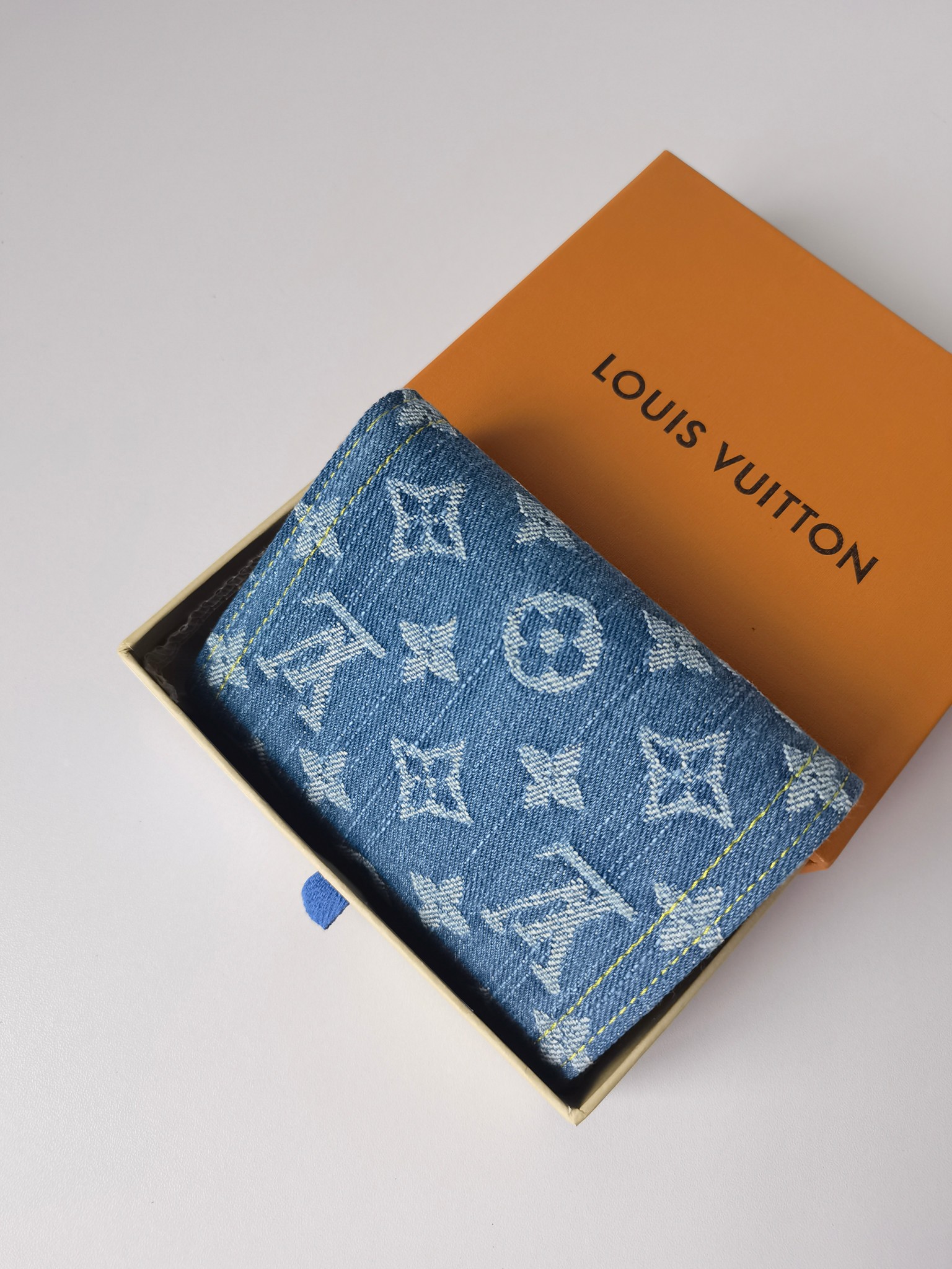 ルイ・ヴィトン「Louis Vuitton」ルイ・ヴィトン ヴィクトリーヌ ウォレット M13212 / 二つ折り財布