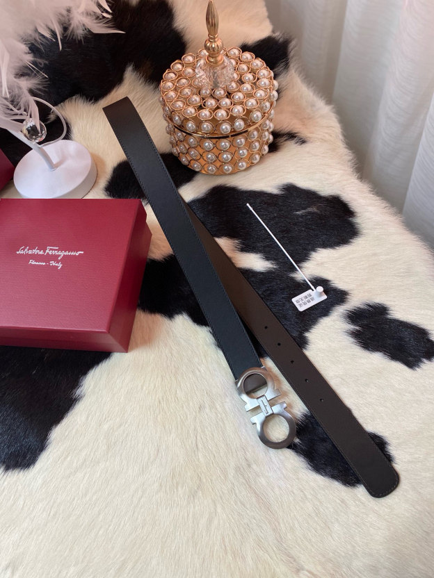フェラガモ「Ferragamo」リバーシブルベルト