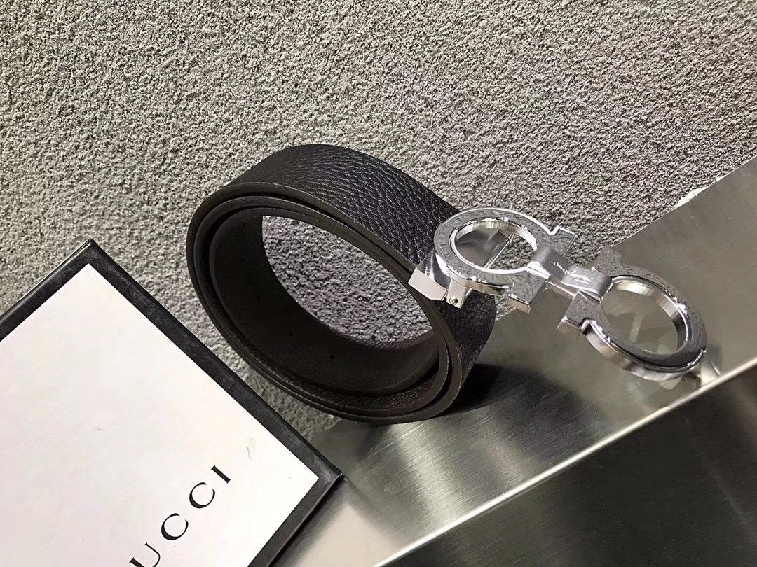 フェラガモ「Ferragamo」リバーシブルベルト