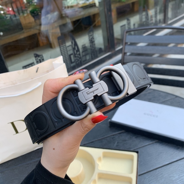 フェラガモ「Ferragamo」リバーシブルベルト