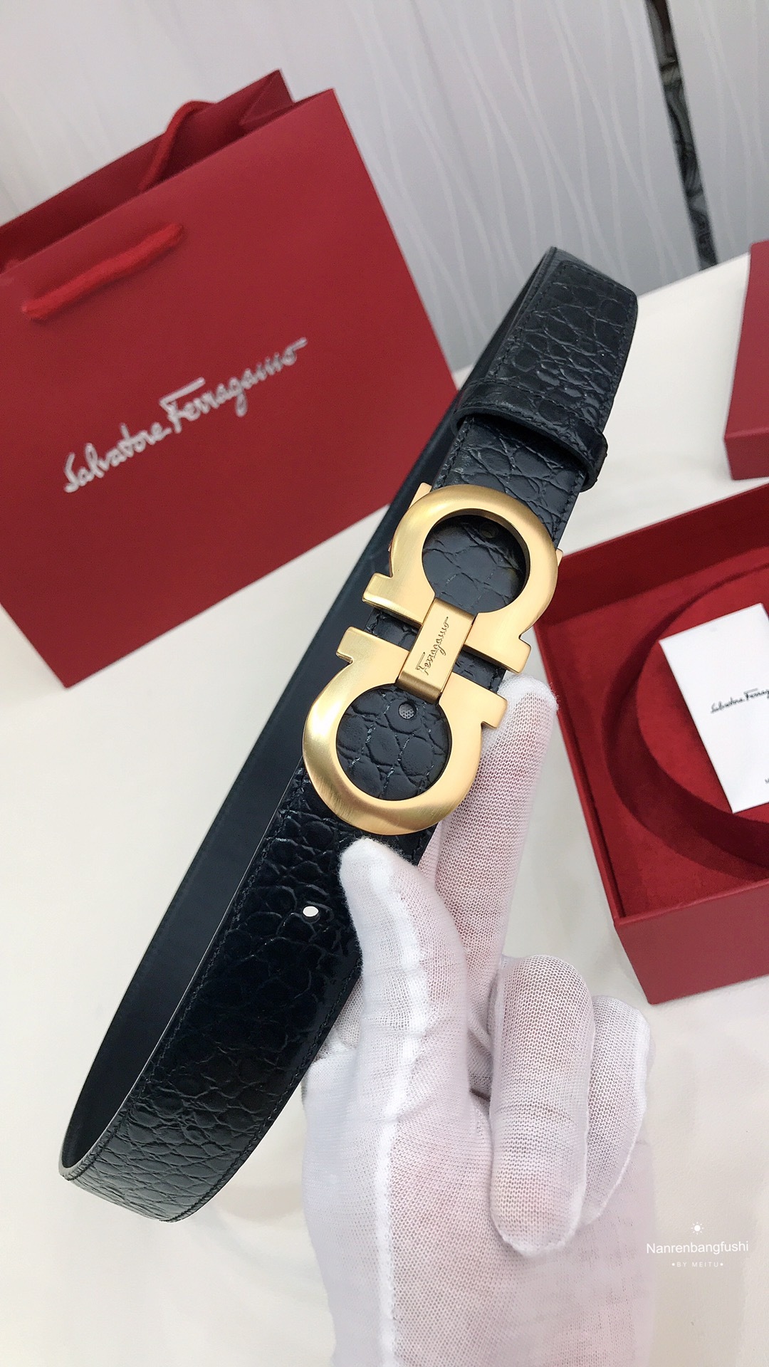 フェラガモ「Ferragamo」リバーシブルベルト「デュアルバックル」