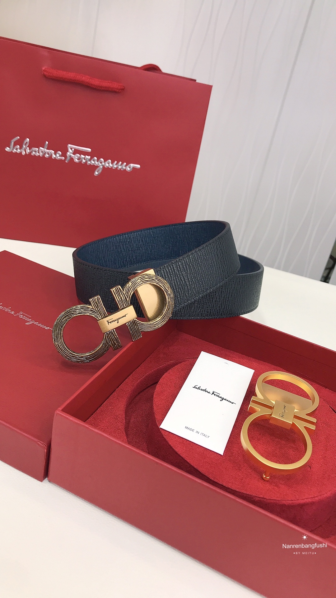 フェラガモ「Ferragamo」リバーシブルベルト「デュアルバックル」