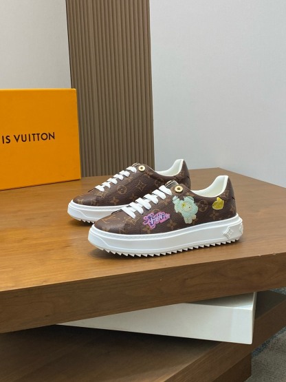 ルイ・ヴィトン「Louis Vuitton」ルイ・ヴィトン シルクカーフスキン スニーカー / ユニセックススポーツシューズ
