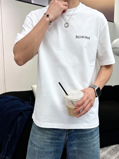 バレンシアガ「Balenciaga」ロゴプリントTシャツ / ショートスリーブ クルーネック