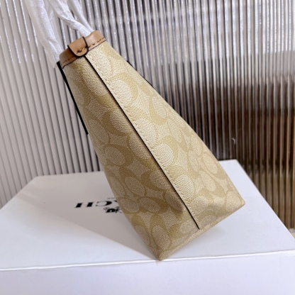 コーチ「Coach」シティトート スモール ショルダーバッグ