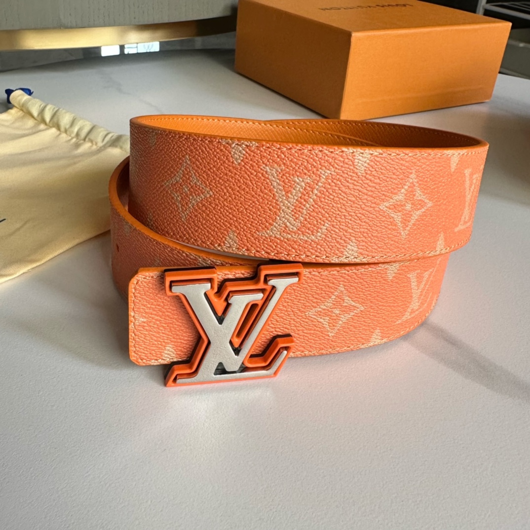 ルイ・ヴィトン「Louis Vuitton」ベルト･LV イニシャル 40MM リバーシブル