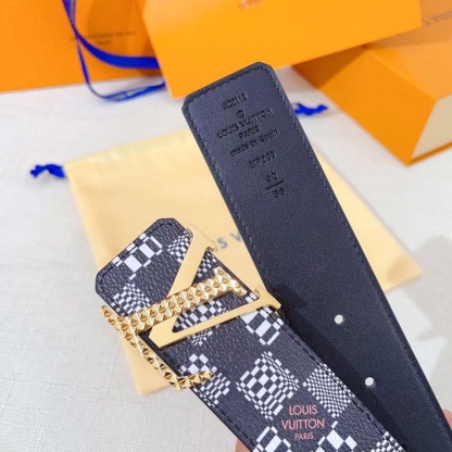 ルイ・ヴィトン「Louis Vuitton」ベルト･LV イニシャル 40MM