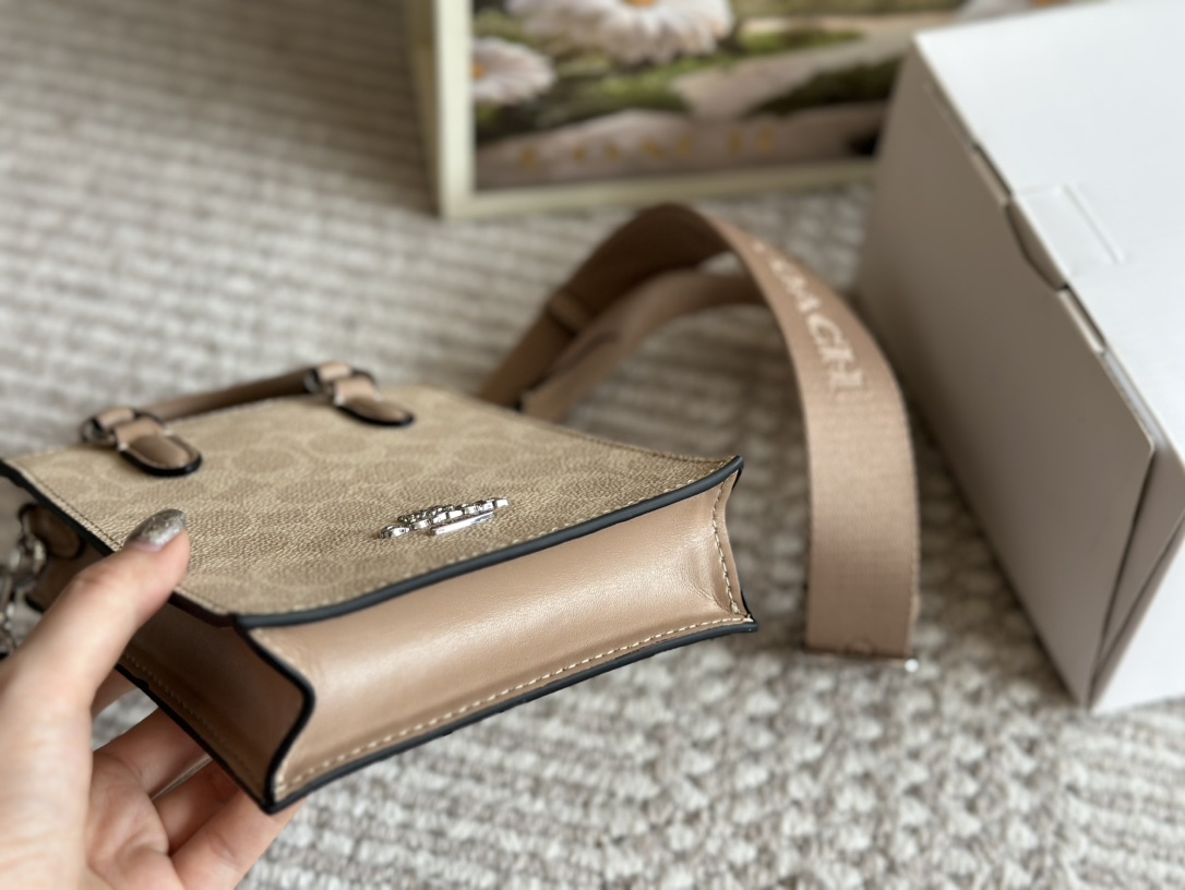 コーチ「Coach」Cally 琴譜包 ショルダーバッグ