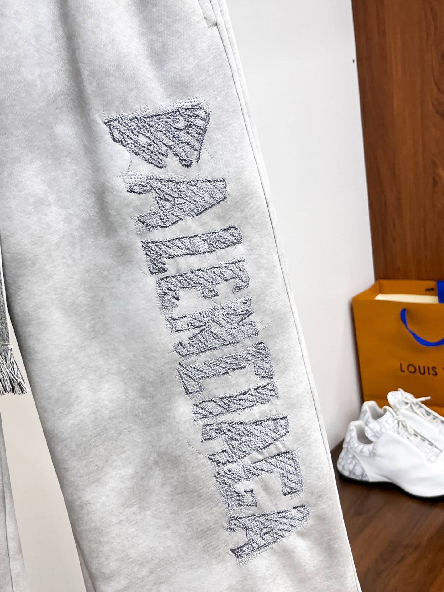 バレンシアガ「Balenciaga」バレンシアガ ロゴ コットンパンツ / トラウザーズ