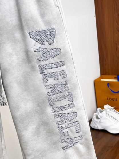 バレンシアガ「Balenciaga」バレンシアガ ロゴ コットンパンツ / トラウザーズ