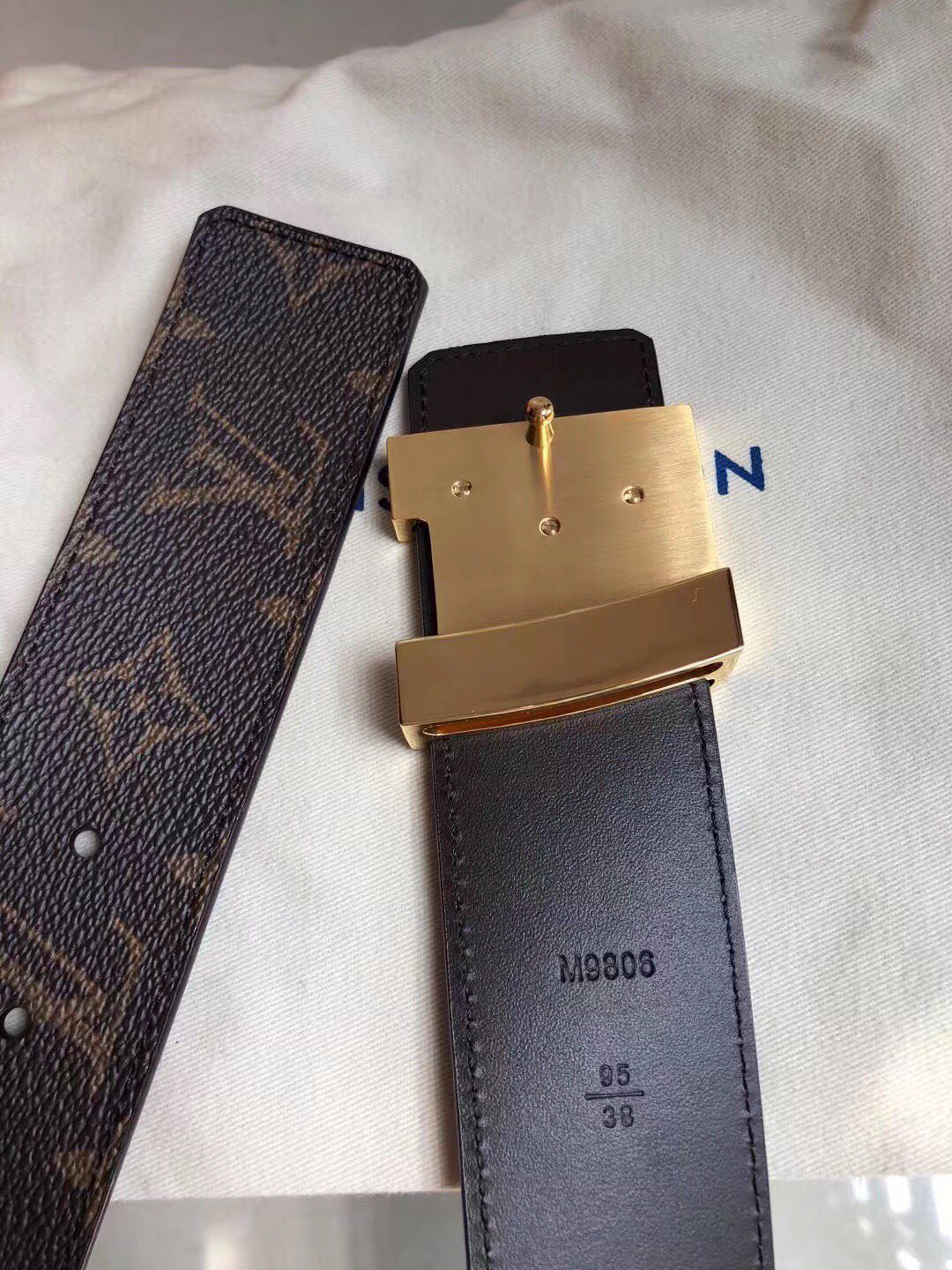 ルイ・ヴィトン「Louis Vuitton」プレミアム トゴレザーベルト / ハイエンドウエストベルト40m