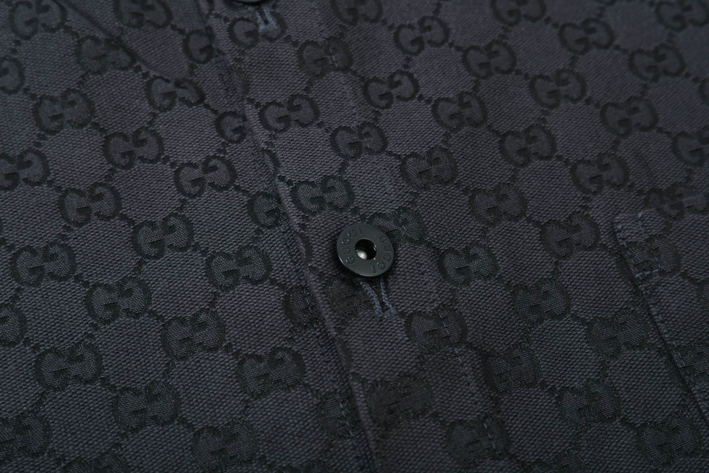 グッチ「Gucci」グッチ オールオーバーロゴ ショートスリーブシャツ / デニムシャツ