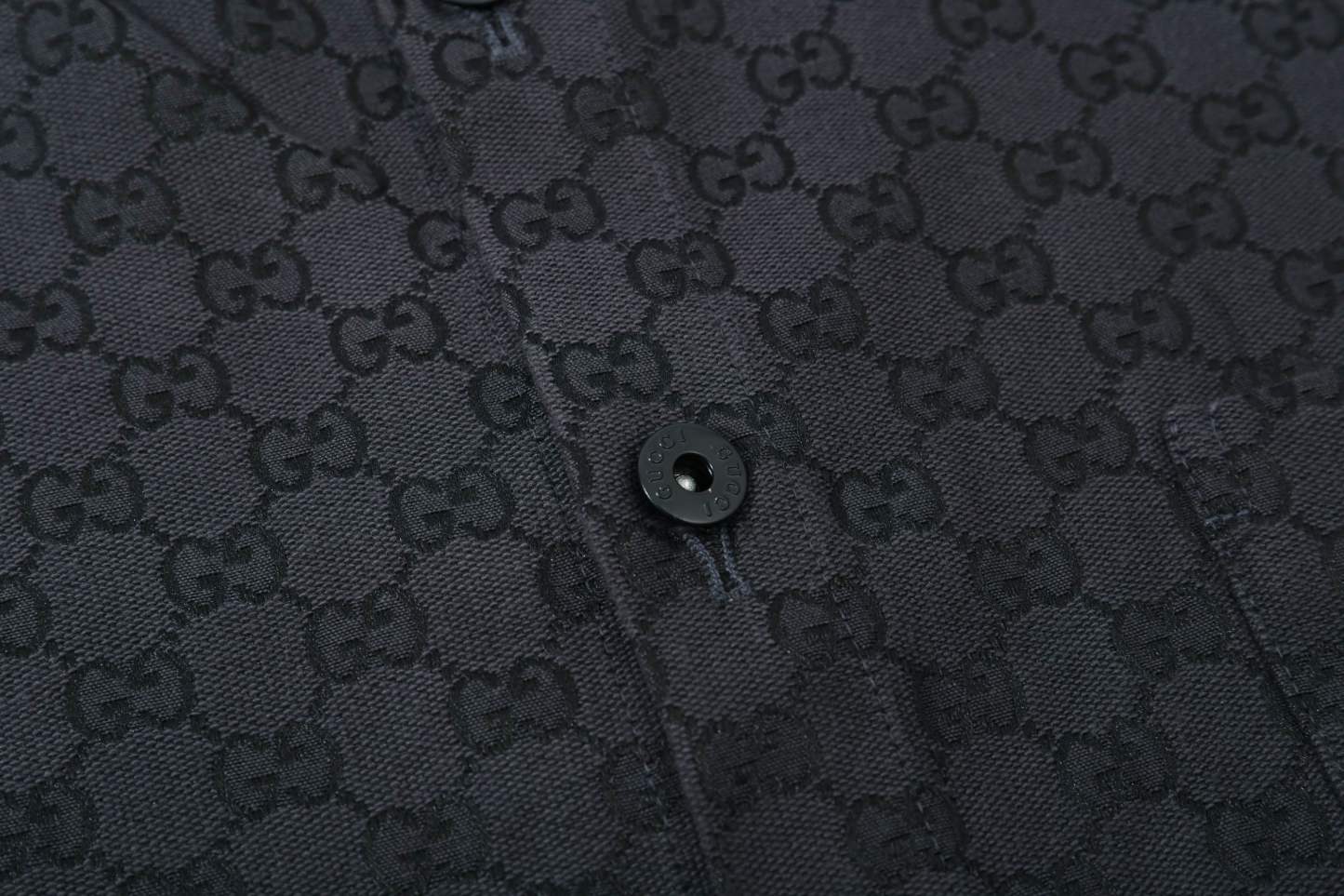 グッチ「Gucci」グッチ オールオーバーロゴ ショートスリーブシャツ / デニムシャツ