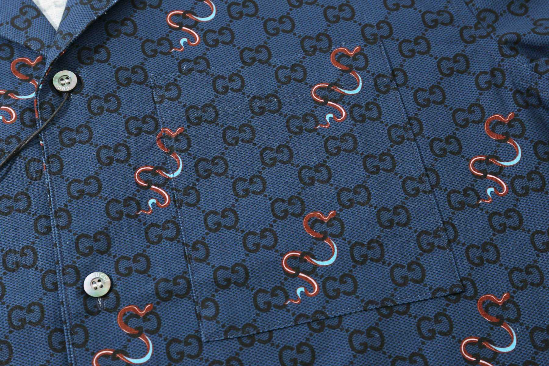 グッチ「Gucci」グッチ オールオーバーロゴ ショートスリーブシャツ / デニムシャツ