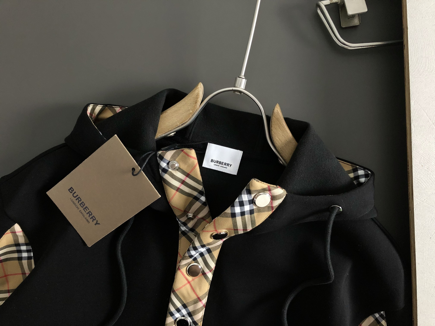 バーバリー「Burberry」バーバリー チェックフード スウェットシャツ / ロングスリーブ プルオーバー