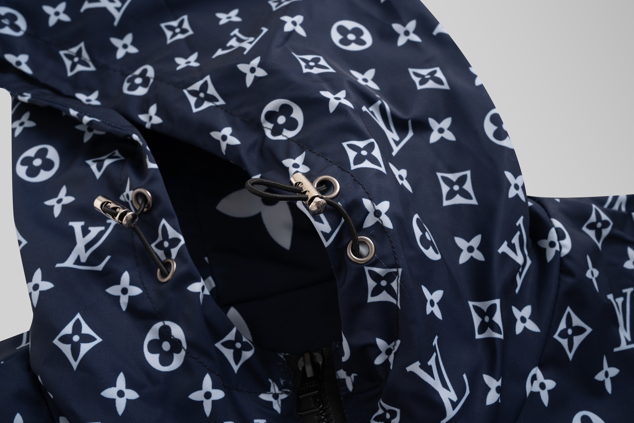 ルイ・ヴィトン「Louis Vuitton」ルイ・ヴィトン ロゴプリント ジップアップジャケット / アウター