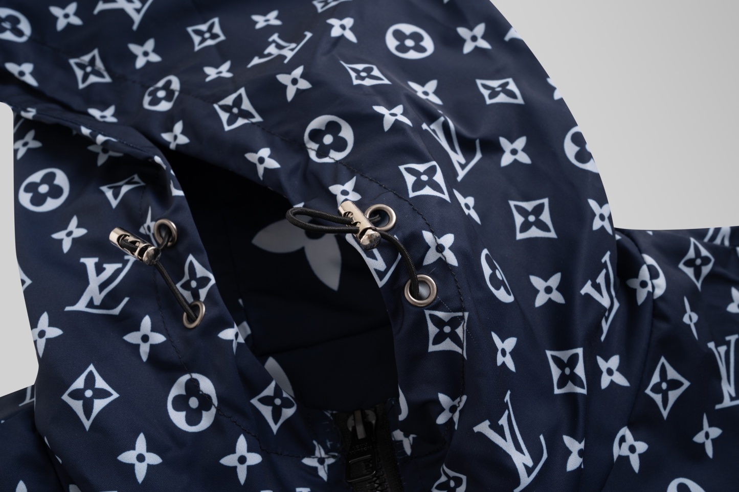 ルイ・ヴィトン「Louis Vuitton」ルイ・ヴィトン ロゴプリント ジップアップジャケット / アウター