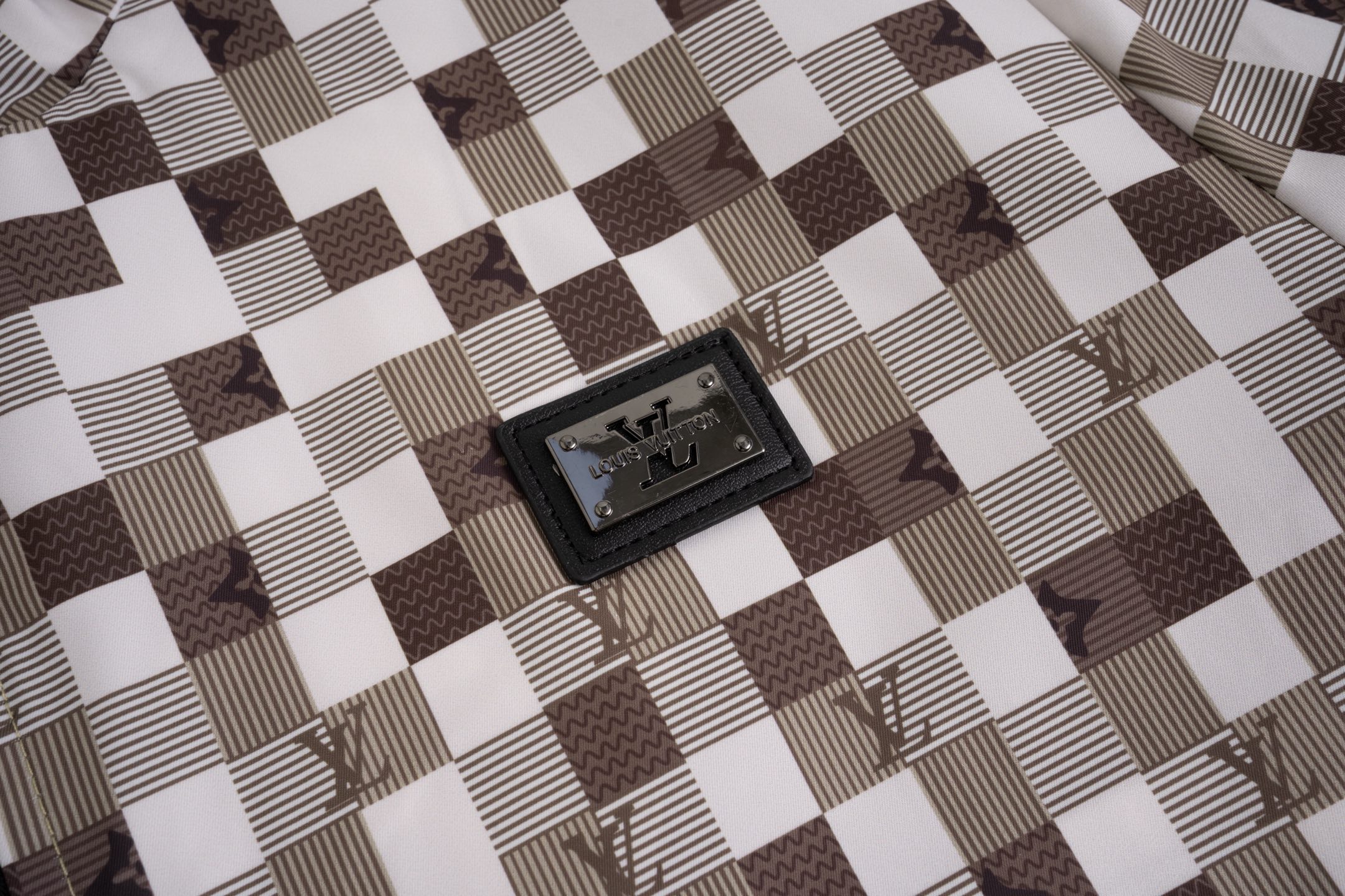 ルイ・ヴィトン「Louis Vuitton」ルイ・ヴィトン ロゴプリント ジップアップジャケット / アウター