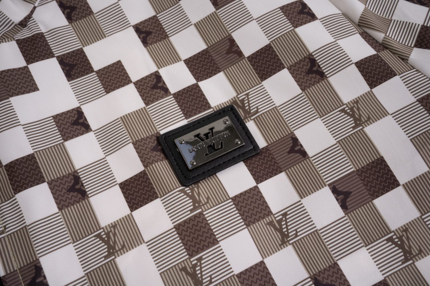 ルイ・ヴィトン「Louis Vuitton」ルイ・ヴィトン ロゴプリント ジップアップジャケット / アウター