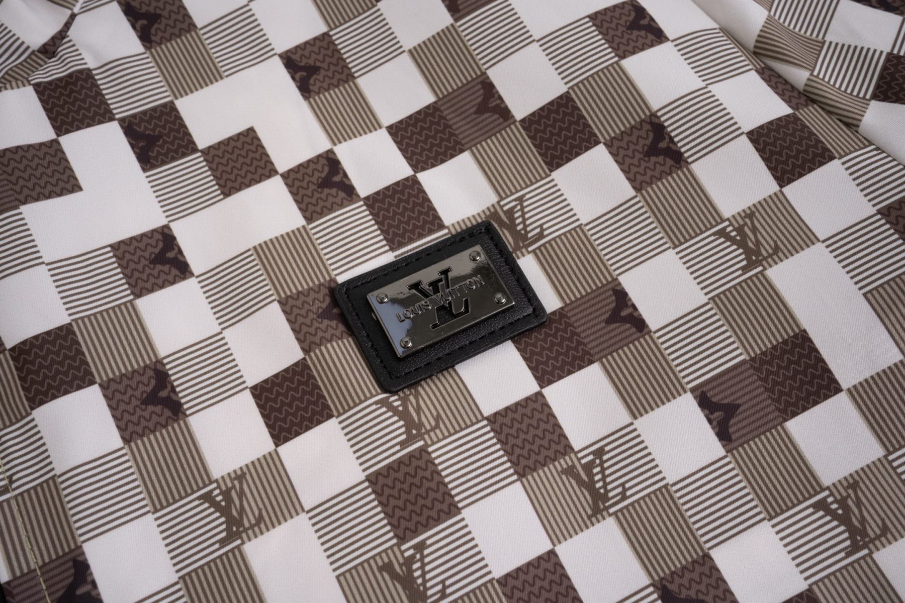 ルイ・ヴィトン「Louis Vuitton」ルイ・ヴィトン ロゴプリント ジップアップジャケット / アウター