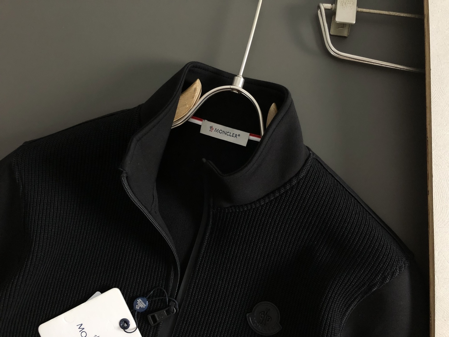 Monclerモンクレール パネルド スウェットシャツ / プルオーバー