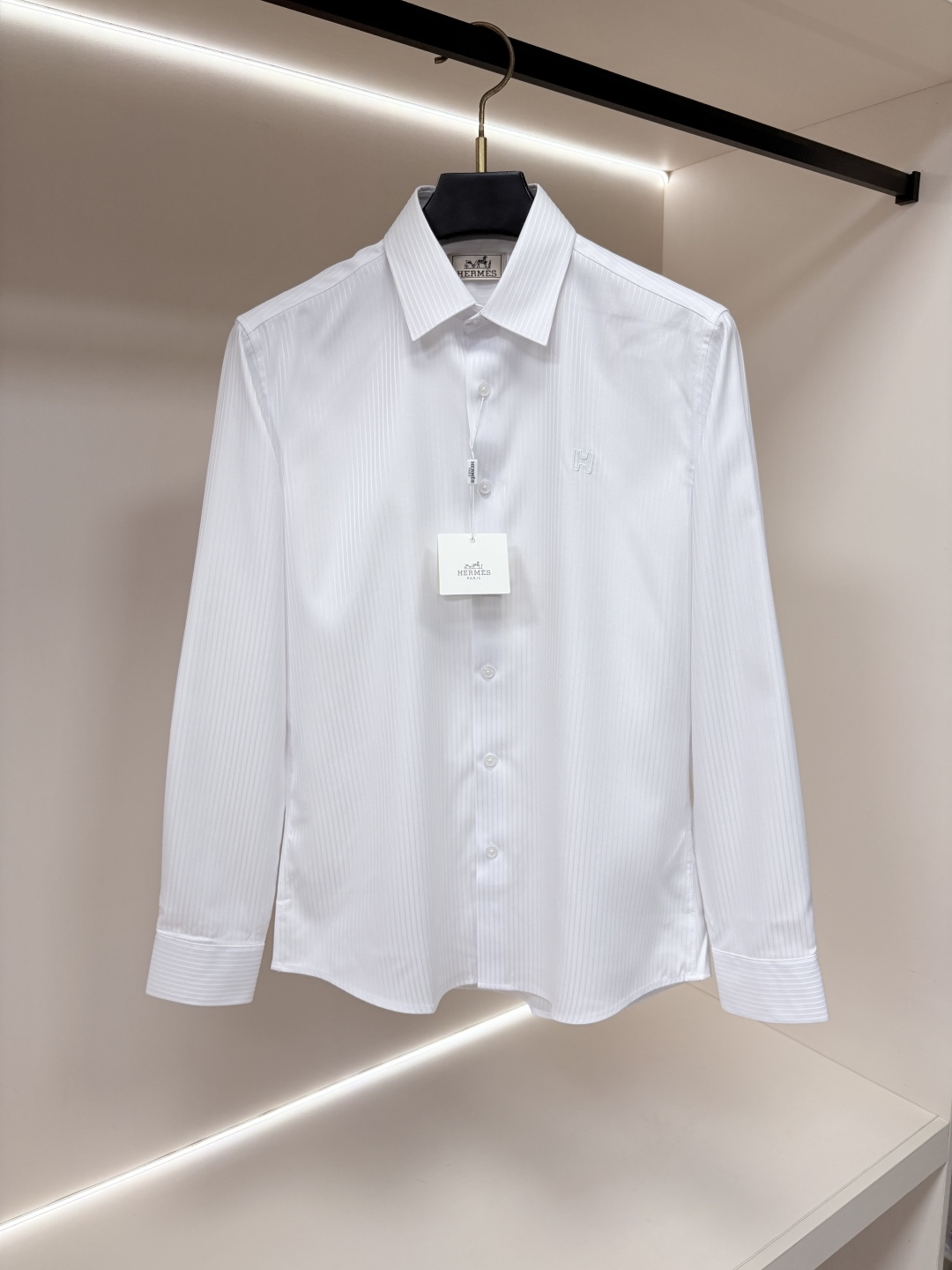 エルメス「Hermès」エルメス 刺繍ロゴ ロングスリーブシャツ / ドレスシャツ
