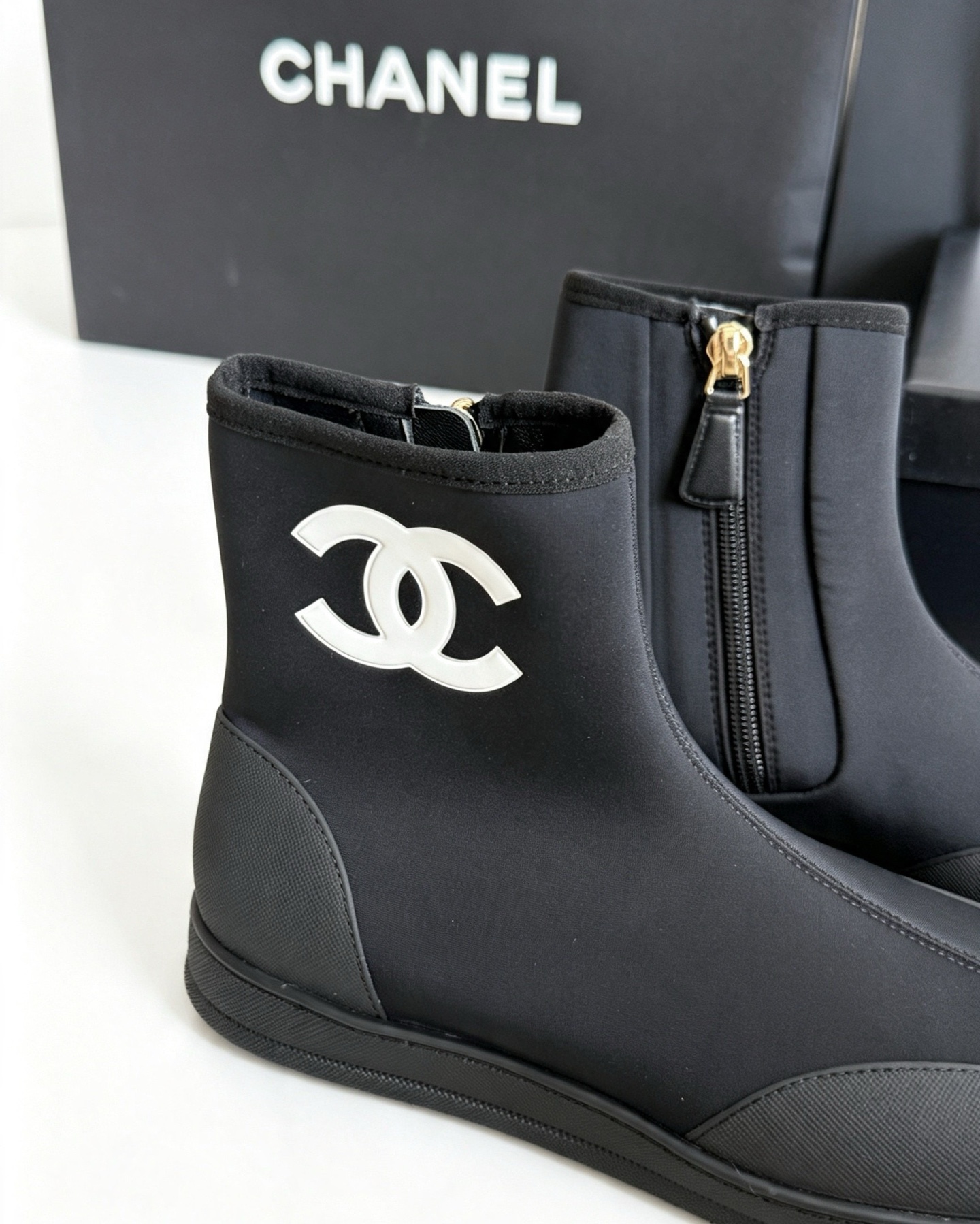 シャネル「Chanel」シャネル スニーカーブーツ / ショートブーツ