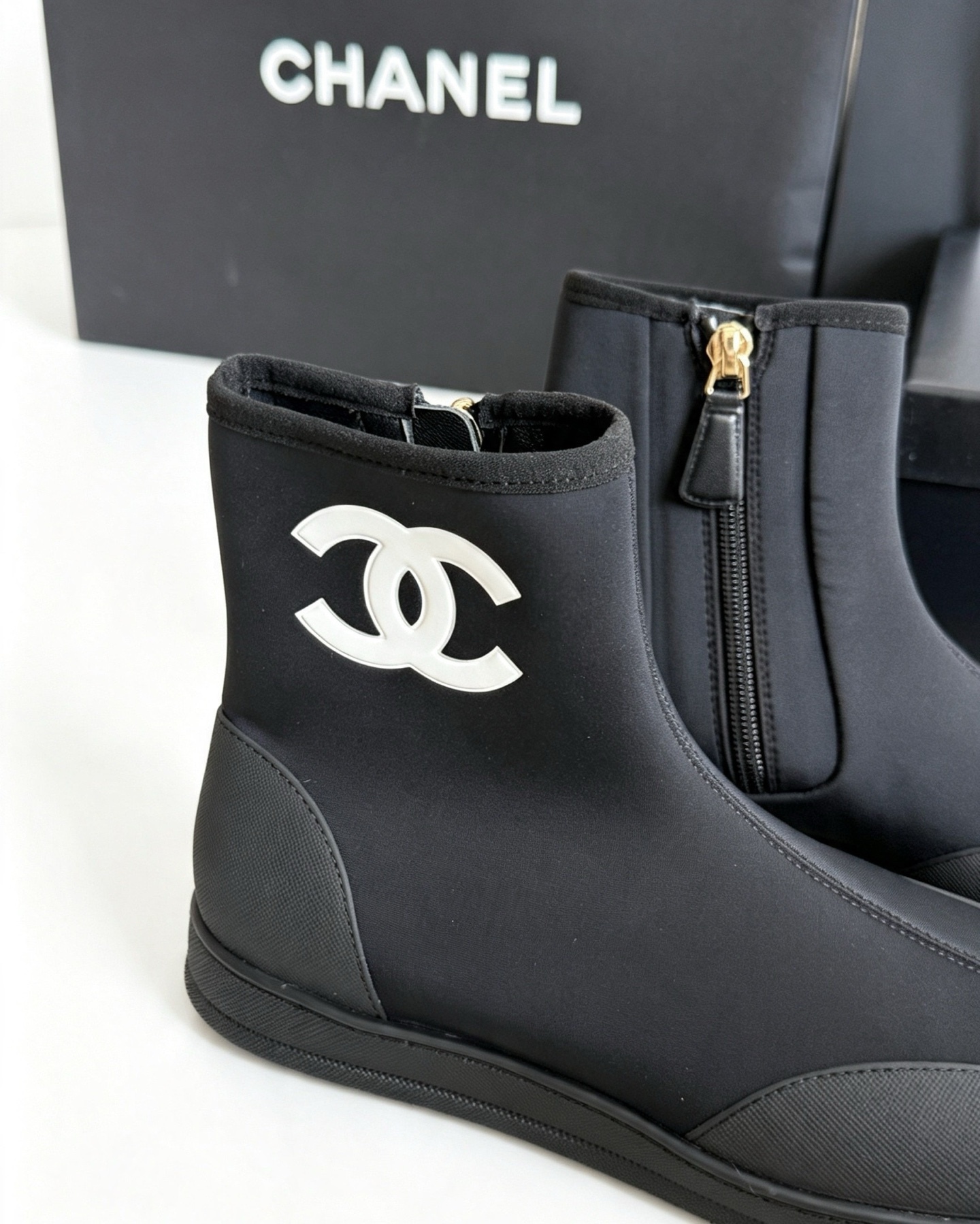 シャネル「Chanel」シャネル スニーカーブーツ / ショートブーツ