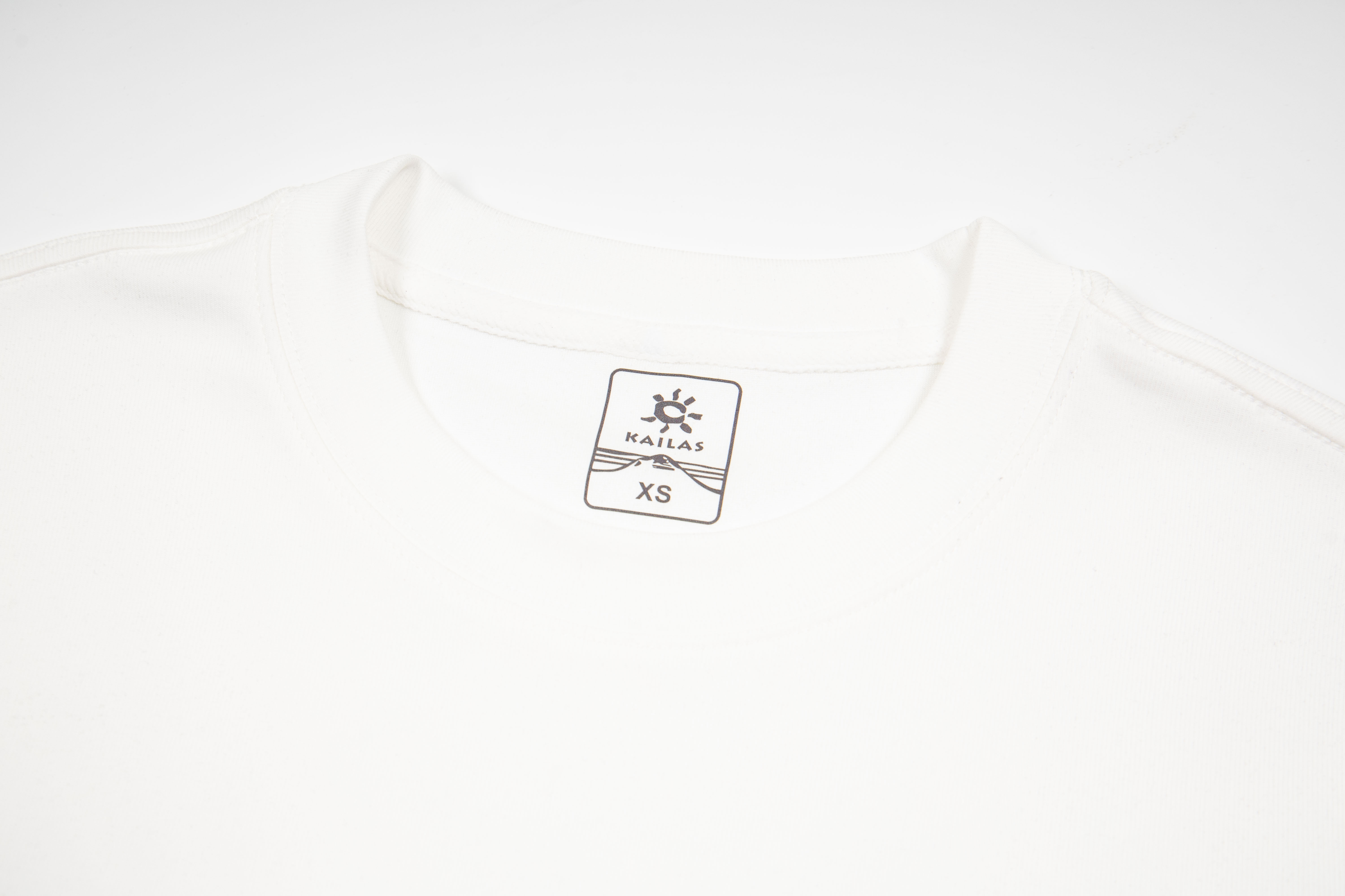 カイラス クルーネック ロゴTシャツ / 半袖Tシャツ