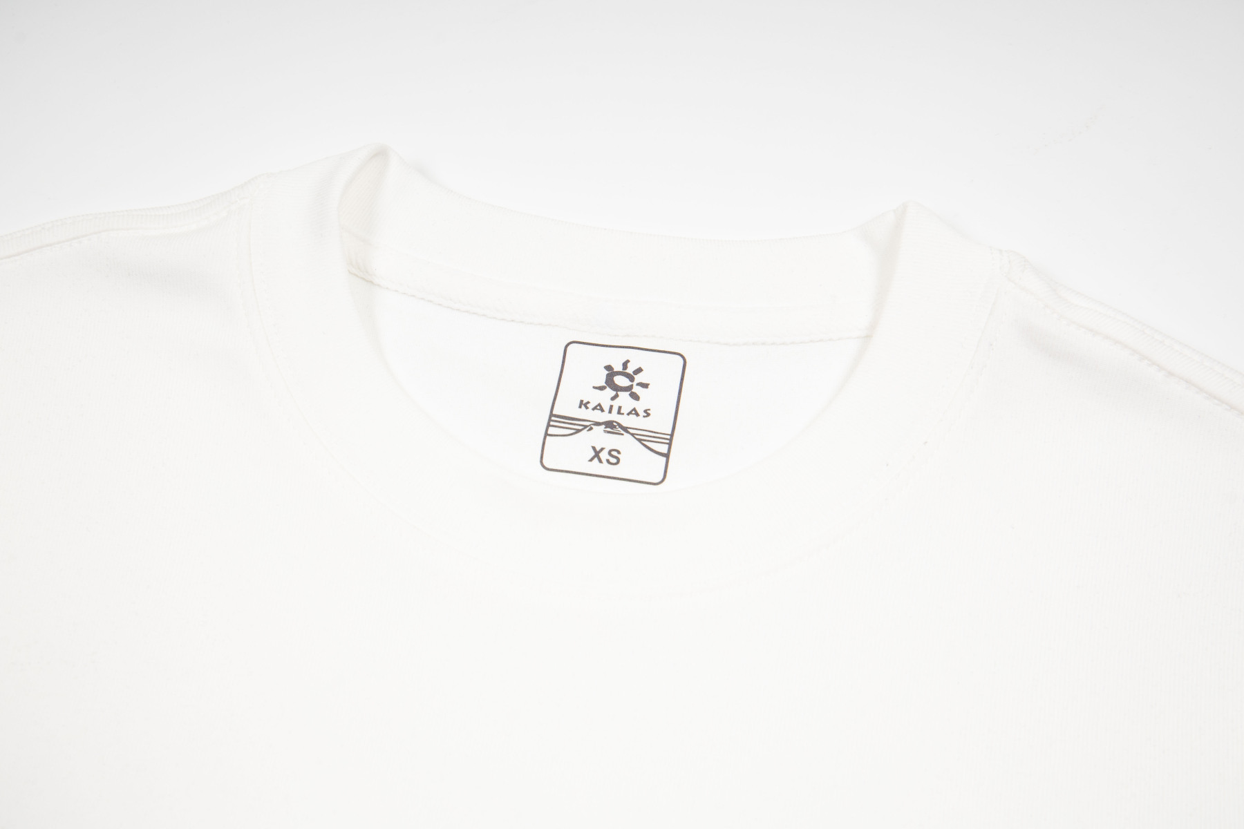 カイラス クルーネック ロゴTシャツ / 半袖Tシャツ