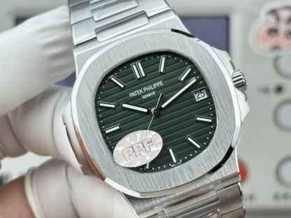 Patek Philippe ノーチラス 5711 スタイル ウルトラスリム アップグレード版 / カスタムウォッチ