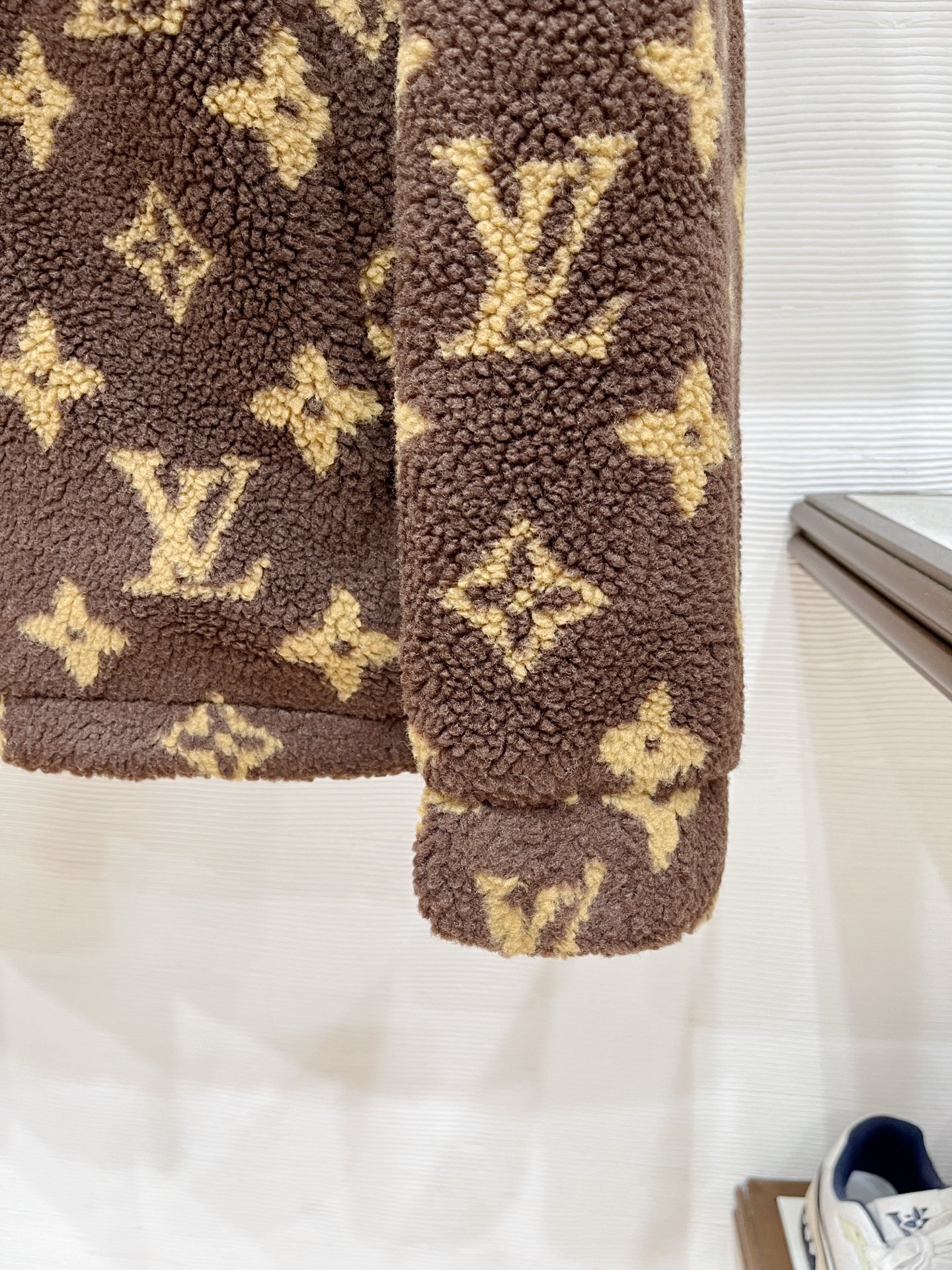 ルイ・ヴィトン「Louis Vuitton」ルイ・ヴィトン モノグラム シアリング ブルゾン / メンズ アウター