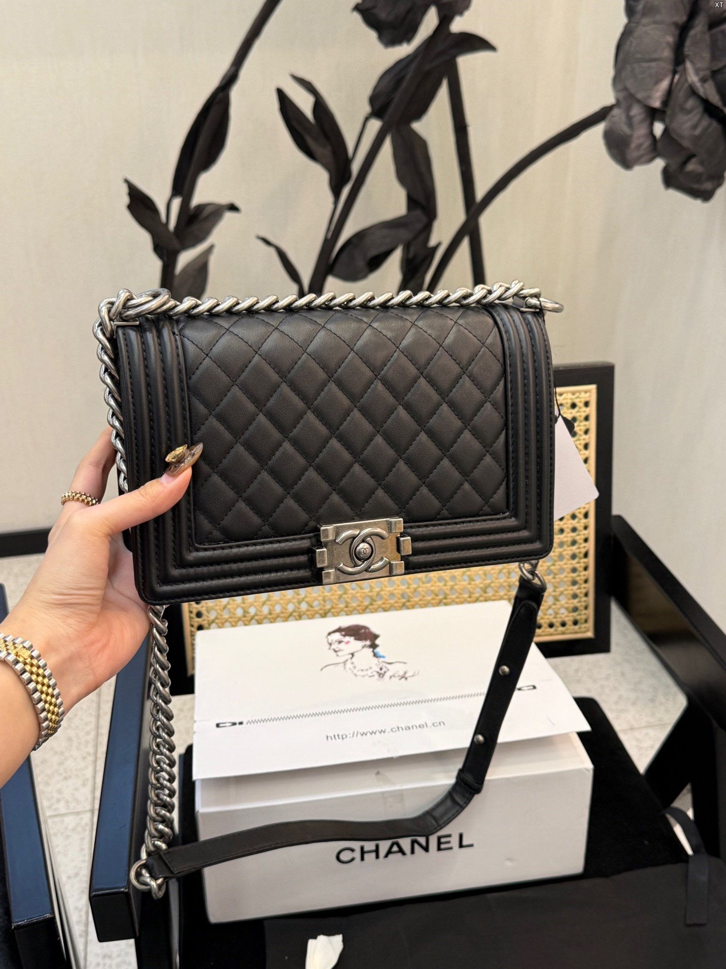 シャネル「Chanel」LE BOY ハンドバッグ 2色-ISETAN PRESTIGE CURATED