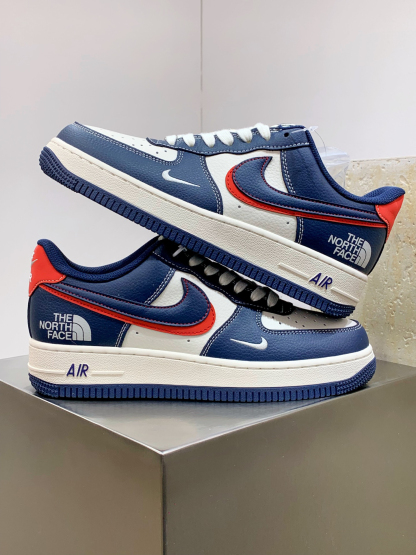 「コラボモデル」The North Face x Nike  Air Force 1 Low 07 'White Blue Red' ダブルスモールスウッシュ スニーカー