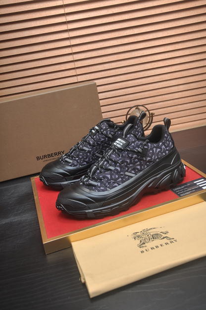 バーバリー「Burberry」 HouseCheck ハウスチェック レザーアーサー ローカットスニーカー