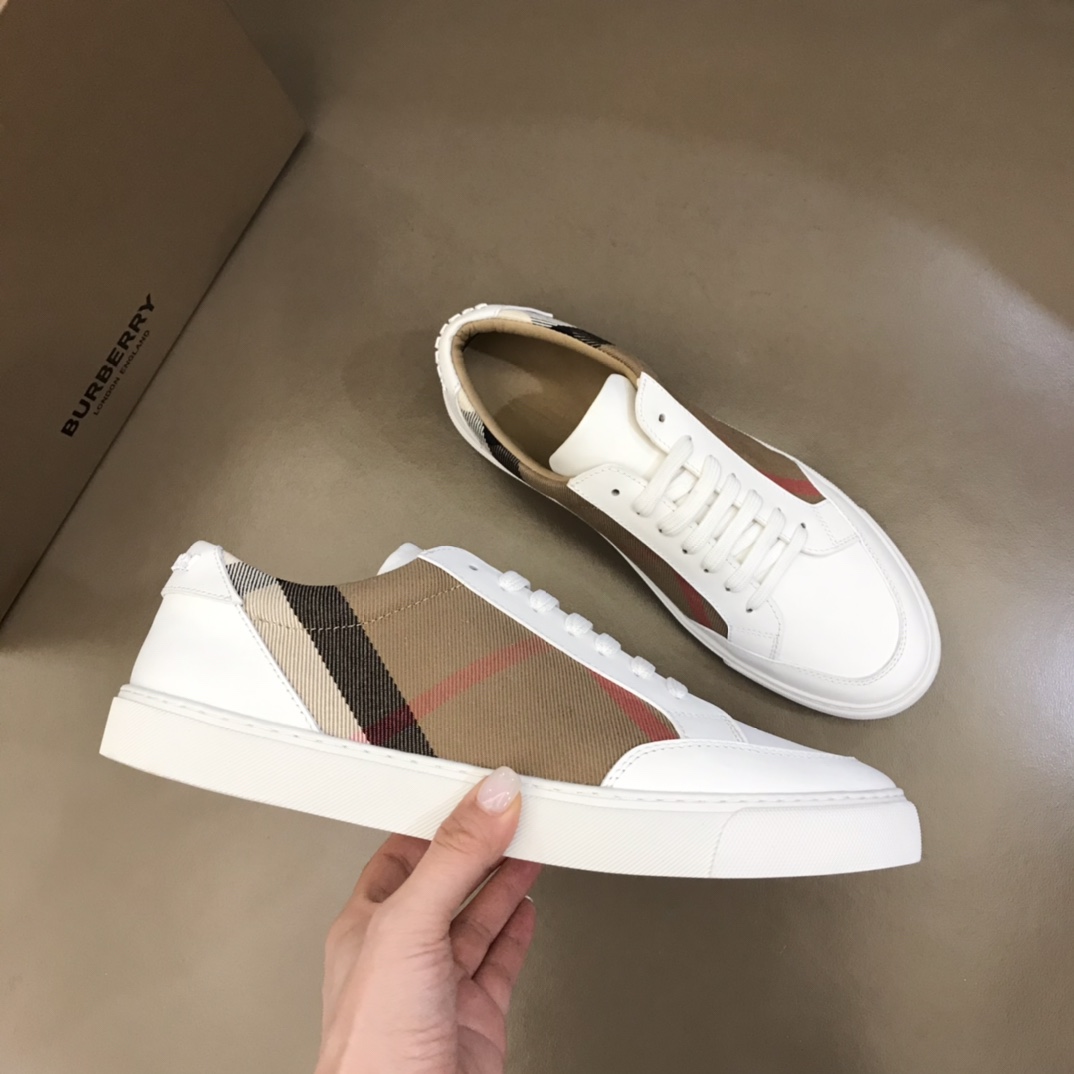 バーバリー「Burberry」Vintage Check ローテクニカルスニーカー メンズ