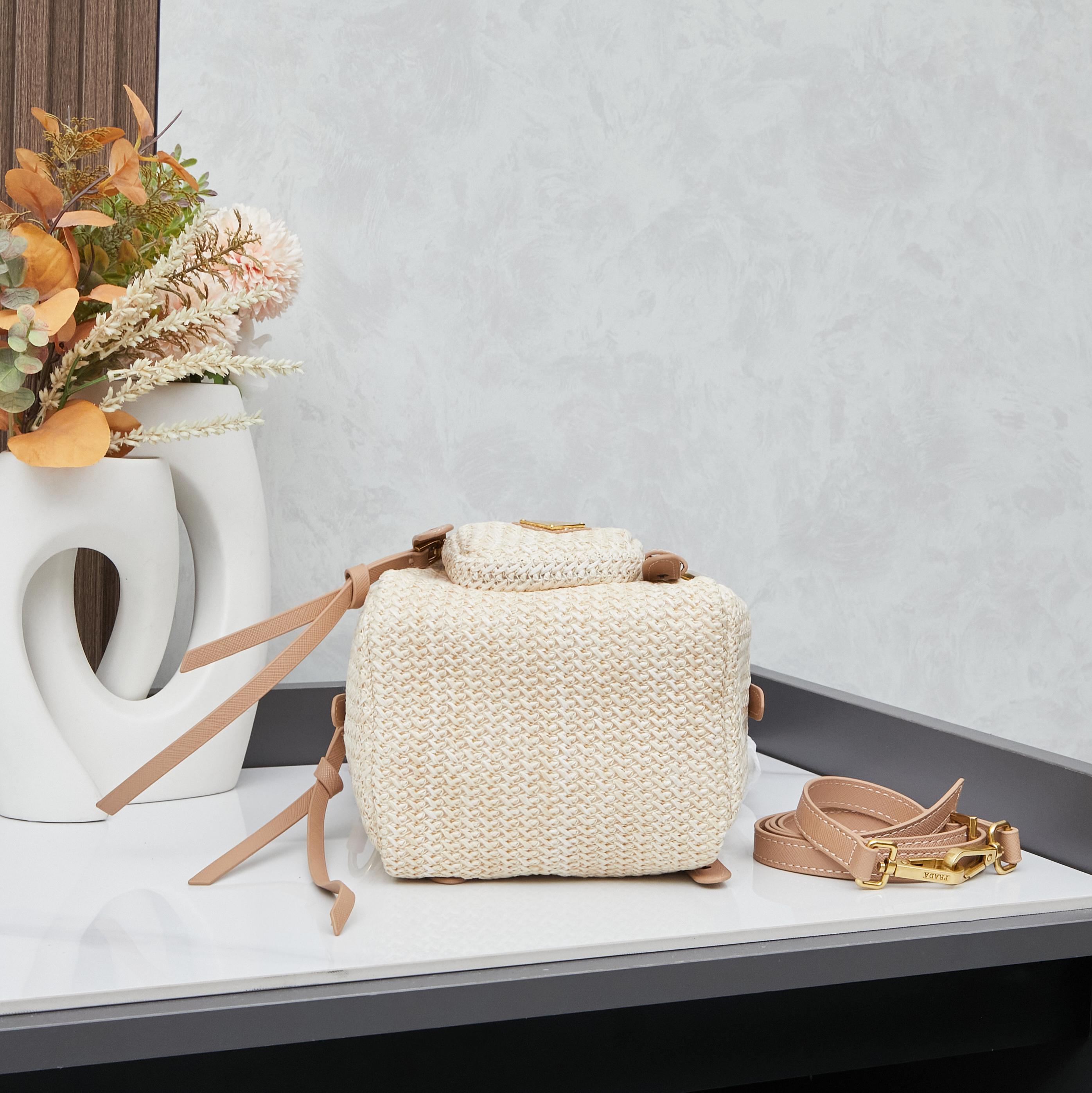 プラダ「Prada」 ブレードバッグ 2538 ショルダーバッグ