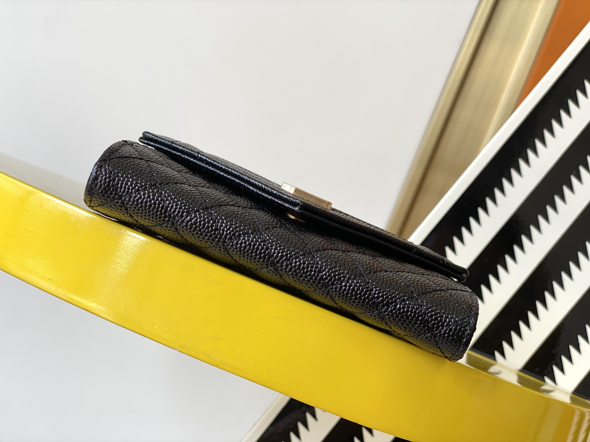 サンローラン「Saint Laurent」キャビアエンベロープフラップバッグ